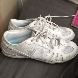 Varsity last pass 0.3 cheer shoes!